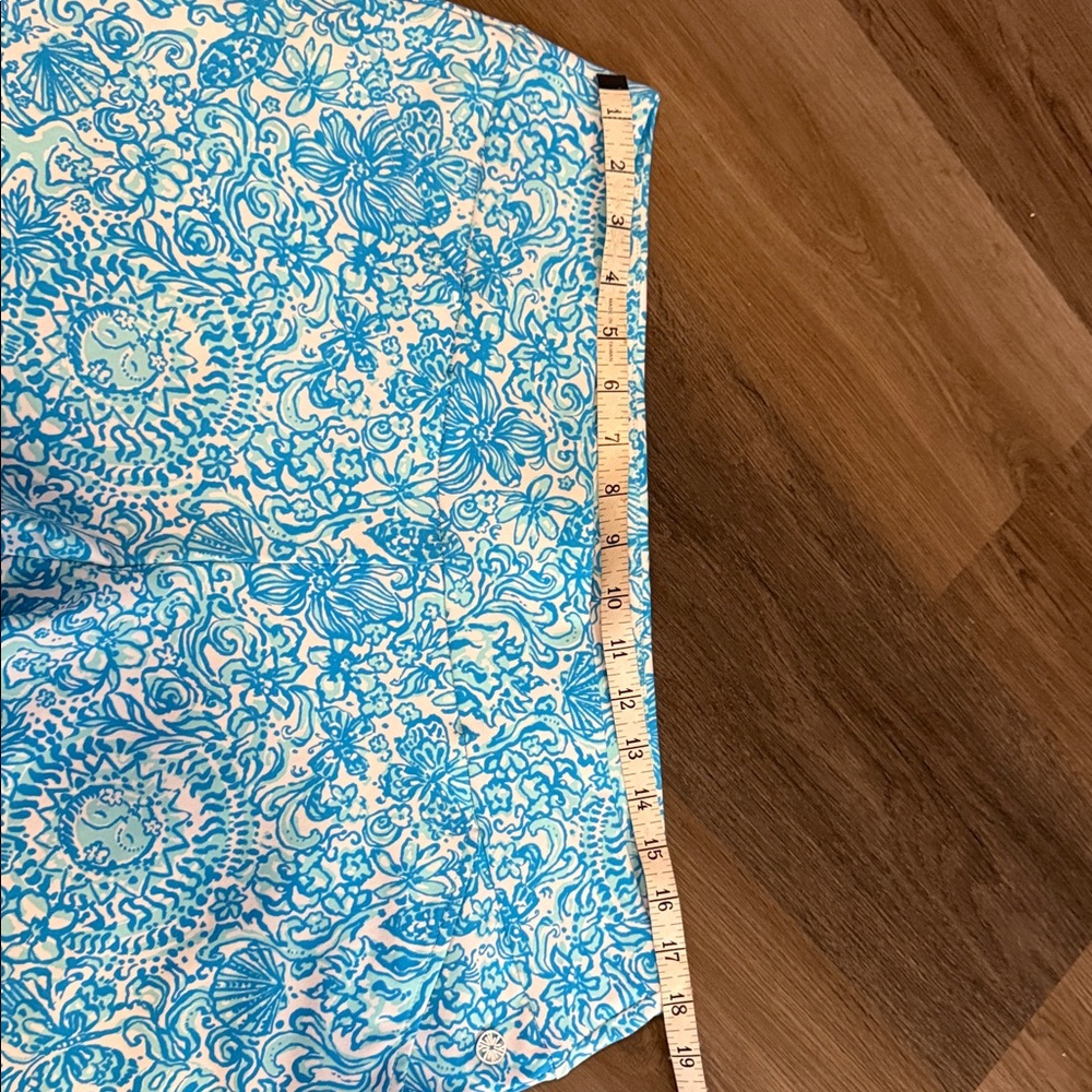 Lilly Pulitzer Blue Floral Women's Shorts - Picture 4 of 10